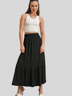Siyah Beli Lastikli Örme Uzun Etek Siyah Beli Lastikli Örme Uzun Etek