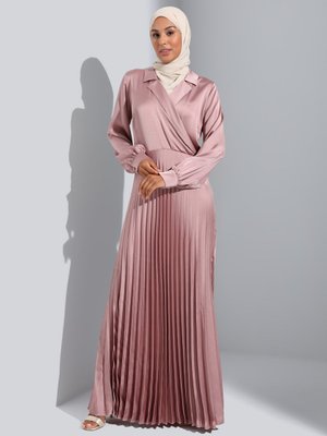 Derin Pembe Kruvaze Kapama Piliseli Saten Abiye Elbise Derin Pembe Kruvaze Kapama Piliseli Saten Abiye Elbise
