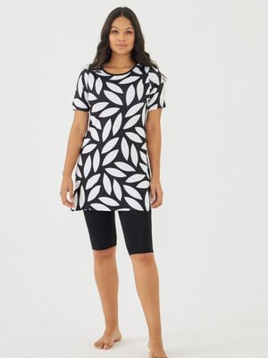 Siyah Kısakol Yaprak Detaylı Beyaz İşlemeli Mayo Siyah Kısakol Yaprak Detaylı Beyaz İşlemeli Mayo