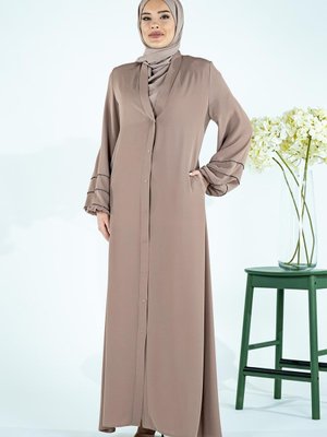 Bej V Yaka Kolları Şerit Taş Detaylı Abaya Bej V Yaka Kolları Şerit Taş Detaylı Abaya