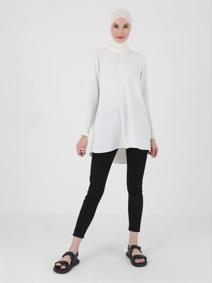 Siyah Slim Fit Likralı Kot Pantolon Siyah Slim Fit Likralı Kot Pantolon