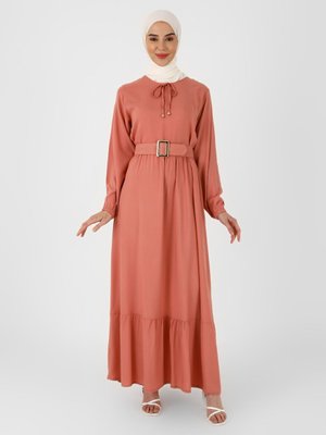 Pudra Kemer Detaylı Elbise