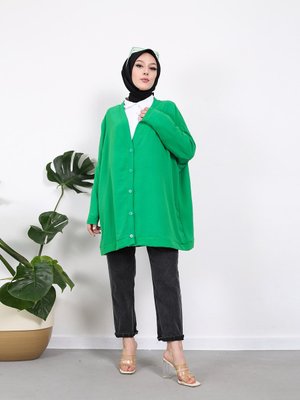 Yeşil Düğmeli Hırka Yeşil Düğmeli Hırka