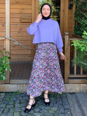 Tabanı Siyah Mor Menekşe Desenli Kat Kat Etek