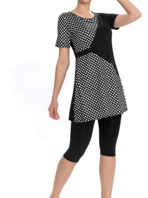 Siyah Likralı Yarı Kemer Detaylı Kazayağı Desenli Mayo Siyah Likralı Yarı Kemer Detaylı Kazayağı Desenli Mayo