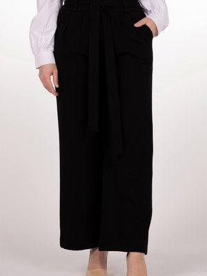 Siyah Kuşaklı Pileli Geniş Paça Pantolon