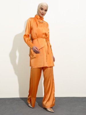 Turuncu Bağlama Detaylı Saten Şık Tunik