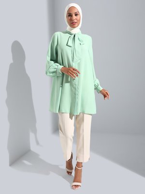 Soft Yeşil Bağlama Detaylı Saten Tunik