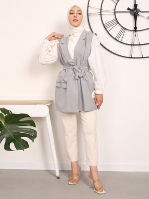 Gri Çizgili Kuşaklı Yelek Gri Çizgili Kuşaklı Yelek