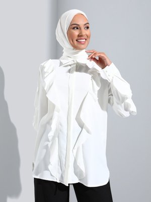 Off White Fırfır Detaylı İpek Tuşeli Gömlek Off White Fırfır Detaylı İpek Tuşeli Gömlek