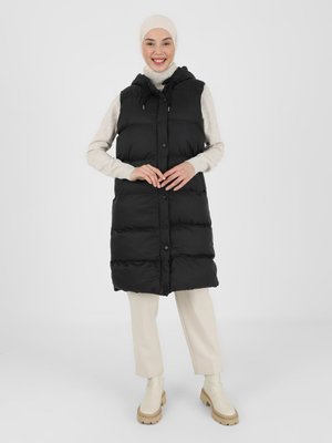 Siyah Kapüşonlu Boydan Fermuarlı Yelek Siyah Kapüşonlu Boydan Fermuarlı Yelek