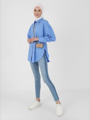 Buz Mavisi Doğal Kumaşlı Yıkama Detaylı Kot Pantolon Buz Mavisi Doğal Kumaşlı Yıkama Detaylı Kot Pantolon