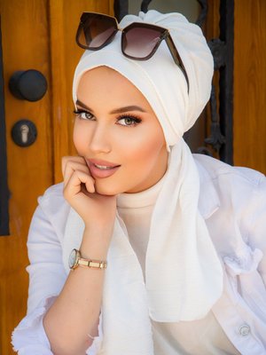 Beyaz Krınkıl Atkılı Bone