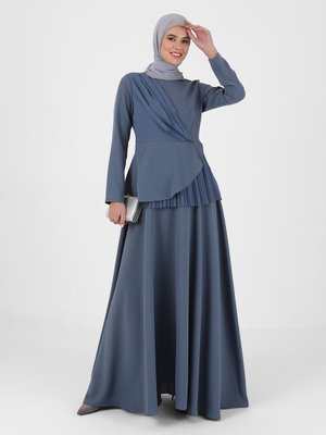 Antrasit Şifon Pilise Detaylı Abiye Elbise Antrasit Şifon Pilise Detaylı Abiye Elbise