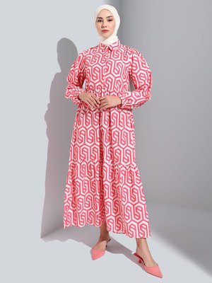 Mercan Geometrik Desenli Yarım Pat Elbise Mercan Geometrik Desenli Yarım Pat Elbise