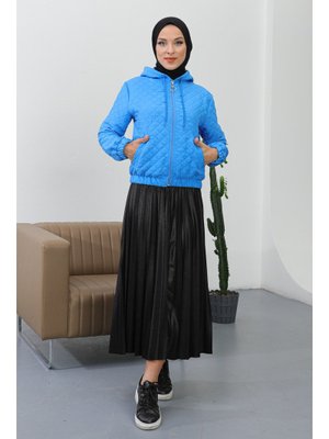 Mavi Kapüşonlu Filota Cepli Kapitone Kısa Ceket Mavi Kapüşonlu Filota Cepli Kapitone Kısa Ceket