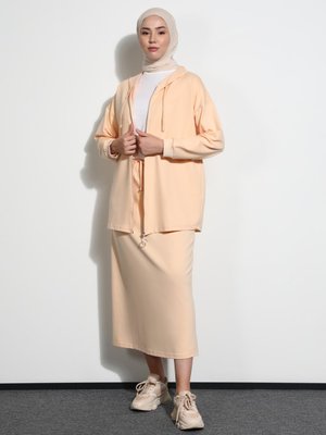 Bej Tunik & Etek İkili Takım Bej Tunik & Etek İkili Takım