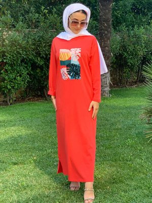 Kırmızı Pul İşlemeli T Shirt Elbise