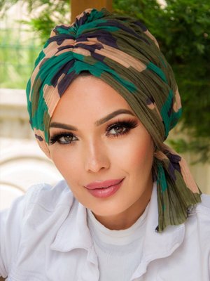 Çok Renkli Desenli Tokalı Bone