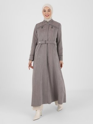 Vizon Fermuar Ve İşleme Detaylı Evaze Pardesü