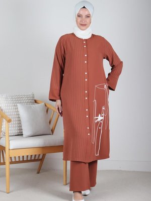 Taba Büyük Beden Çizgili Pantolonlu Takım Taba Büyük Beden Çizgili Pantolonlu Takım