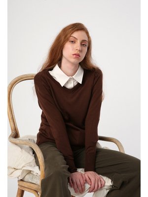 Kahve V Yaka Triko Kazak