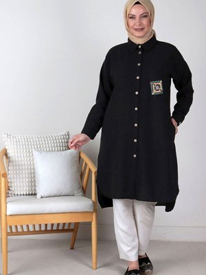 Siyah Büyük Beden Ahşap Detaylı Tunik