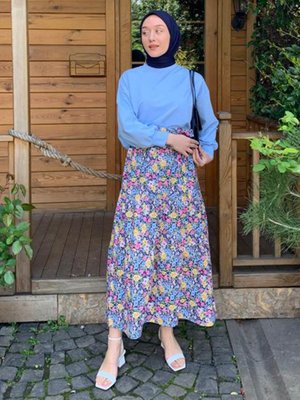 Tabanı Lacivert Menekşe Desenli Kat Kat Etek