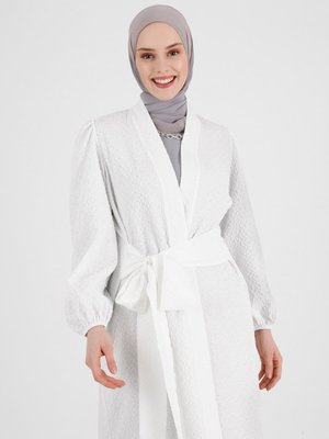 Off White Jakarlı Sabit Kuşaklı Ferace