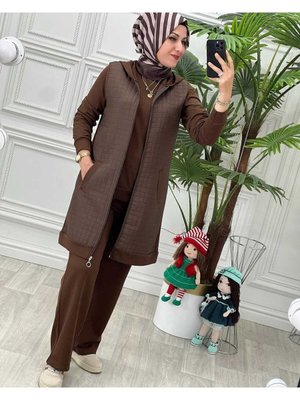 Kapitone Yelekli Iki Iplik Üçlü Eşofman Takımı Kapitone Yelekli Iki Iplik Üçlü Eşofman Takımı