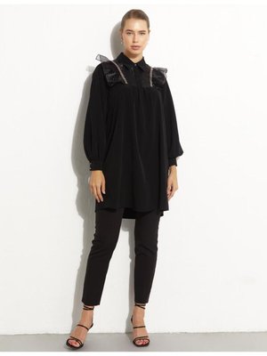 İşlemeli Tül Detaylı Tunik Siyah