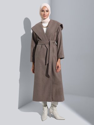 Vizon Kaşe Kapüşonlu Kuşak Detaylı Kaban Vizon Kaşe Kapüşonlu Kuşak Detaylı Kaban