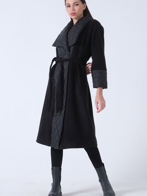 Siyah Kapitone Detaylı Kaban