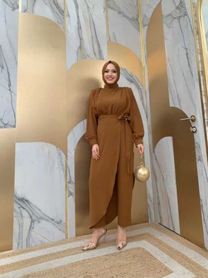 Parça Detaylı Omuzları Kat Detay Bel Kuşaklı Tulum Taba