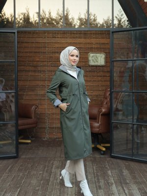 Bileği Çizgili Kapüşonlu Trençkot