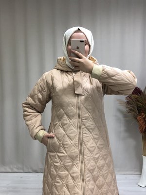 Kapüşonlu Kapitone Uzun Şişme Mont