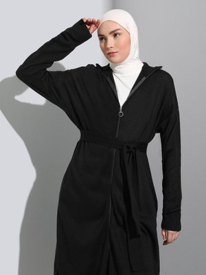 Siyah Kuşak Detaylı Boydan Fermuarlı Triko Hırka