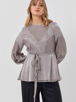 Dantel Ve Taş Detaylı Gri Bluz