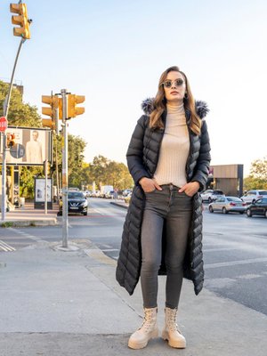 Kapşonu Çıkabilen Kürklü Uzun Şişme Kap Siyah