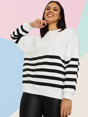 Beyaz Çizgili Oversize Örme Sweatshirt Beyaz Çizgili Oversize Örme Sweatshirt