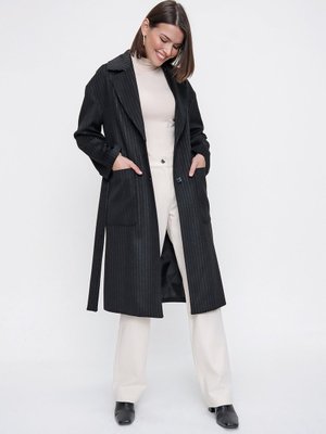 Gri Çizgili Belden Kuşaklı Kaban Gri Çizgili Belden Kuşaklı Kaban