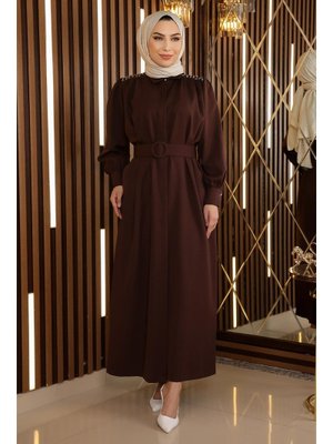Kahverengi Taş Detaylı Kemerli Elbise