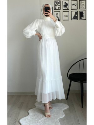 Beyaz Pileli Şifon Elbise