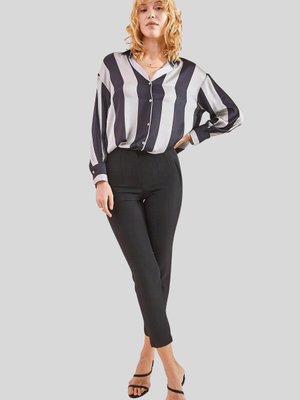 Siyah Yüksek Bel Pensli Atlas Pantolon Siyah Yüksek Bel Pensli Atlas Pantolon