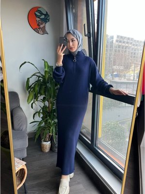 Oversize Bol Kesim Fermuar Yaka Fitilli Triko Elbise Beden Arası