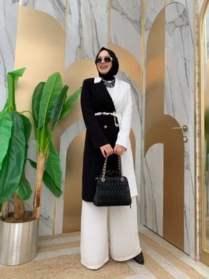 İki Renkli Düğmeli Bel Bağlamalı Yarım Boy Ceket Siyah