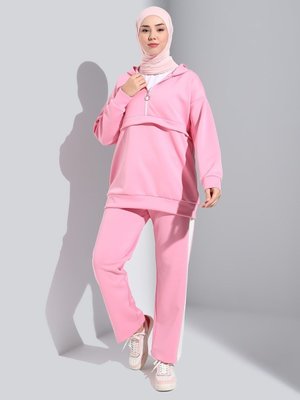 Yanı Şeritli İkili Eşofman Takımı Pembe Yanı Şeritli İkili Eşofman Takımı Pembe