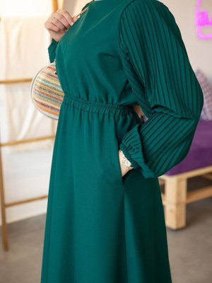 Kolları Piliseli Elbise Kolları Piliseli Elbise