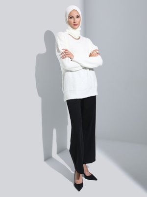 Kemik Boğazlı Yaka Saç Örgülü Triko Tunik