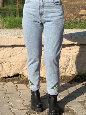 Açık Mavi Paçası Renkli Taşlı Denim Pantolon